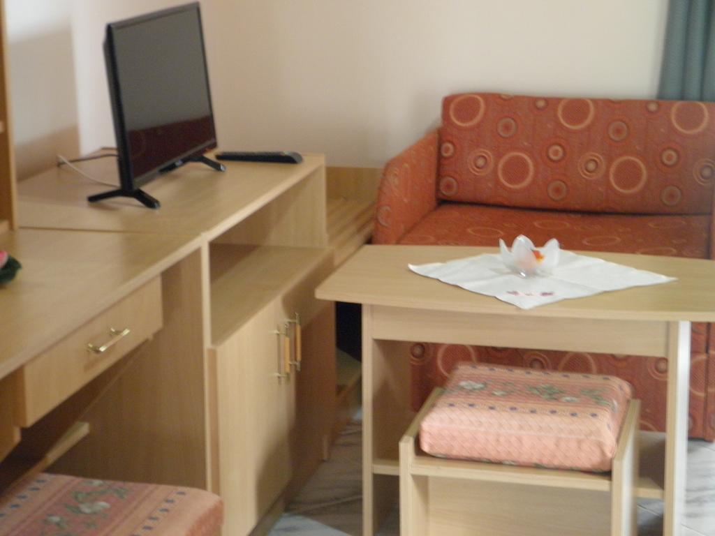 Kristaly Apartman Bed and Breakfast Hévíz Exterior foto