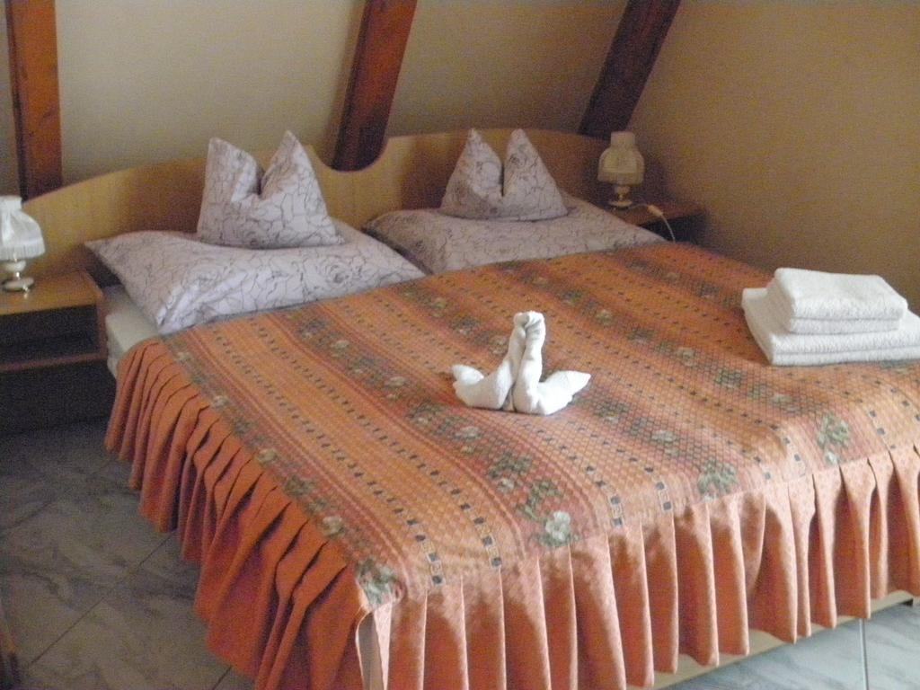 Kristaly Apartman Bed and Breakfast Hévíz Exterior foto