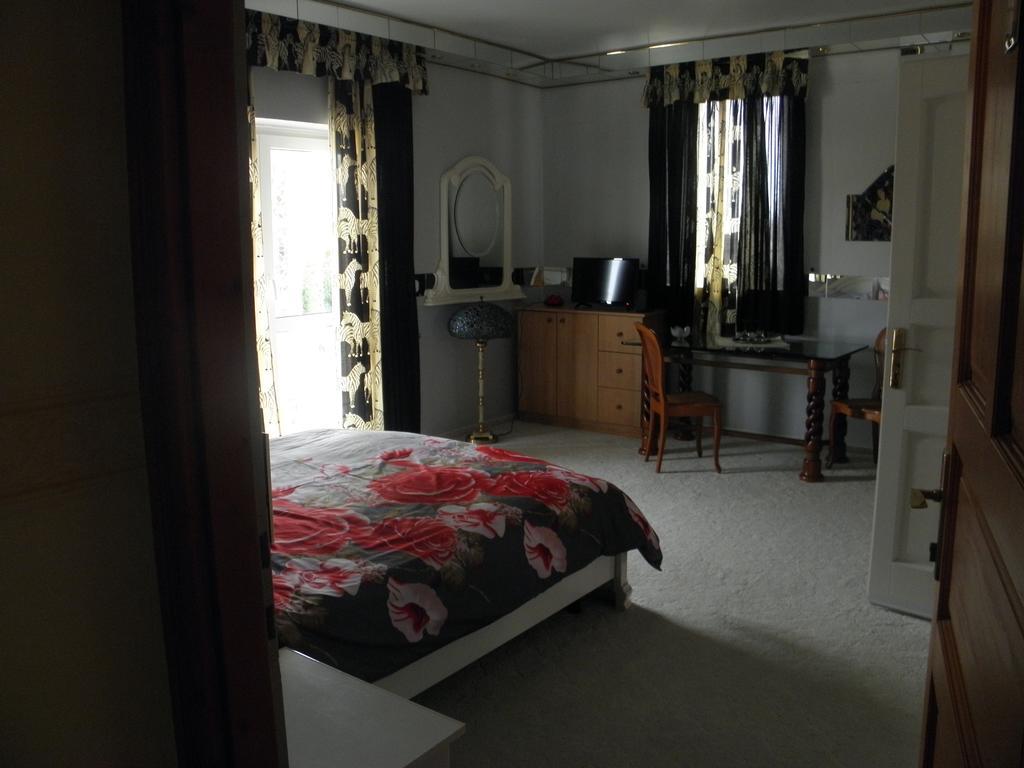 Kristaly Apartman Bed and Breakfast Hévíz Exterior foto
