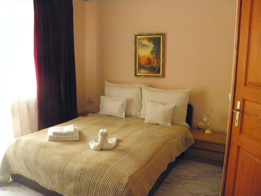 Kristaly Apartman Bed and Breakfast Hévíz Exterior foto